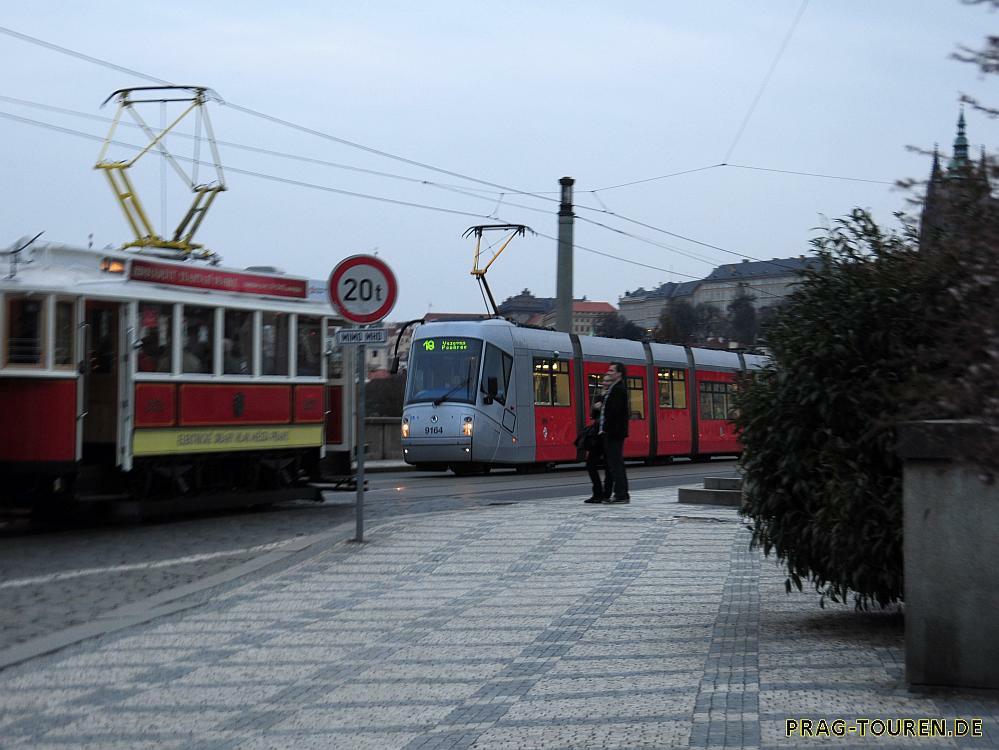 Rundfahrt mit der historischen Strassenbahn in Prag